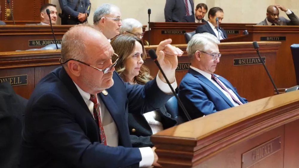 hickey_irvin_hill1-advocate-1000x563600143-1