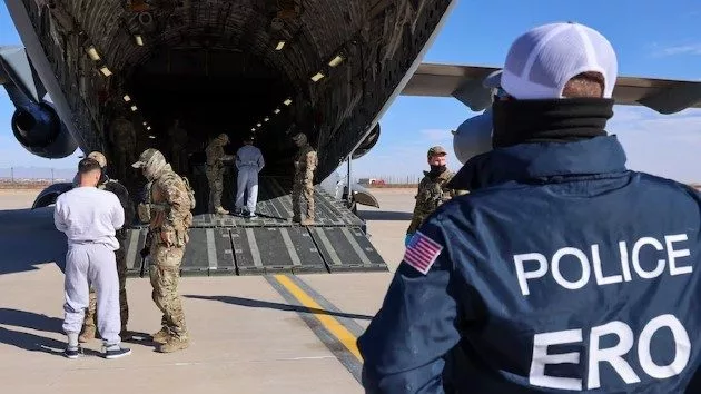 dhs_22225_gitmoflights152274