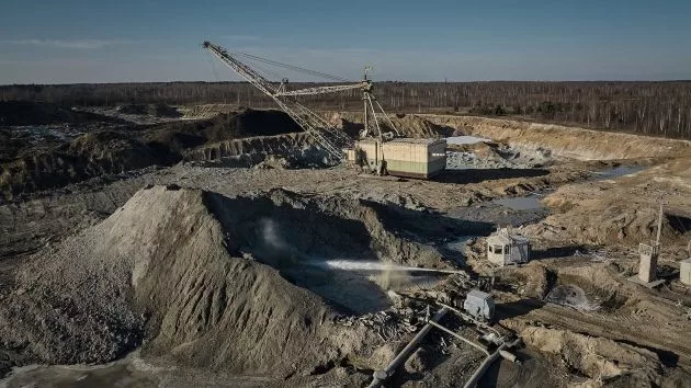 getty_ukrainemineralmines_022725324185