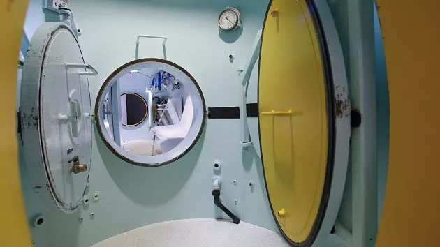 g_hyperbaricchamber_031125701759