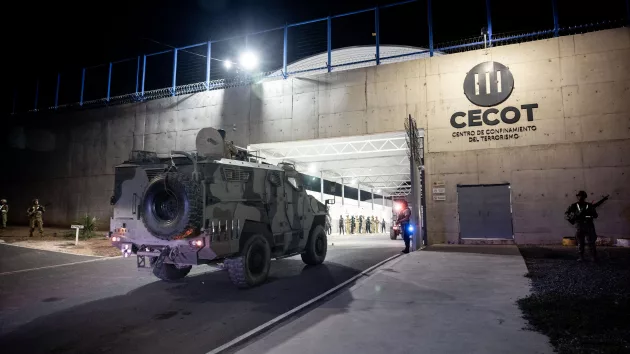 getty_cecot_32625409124