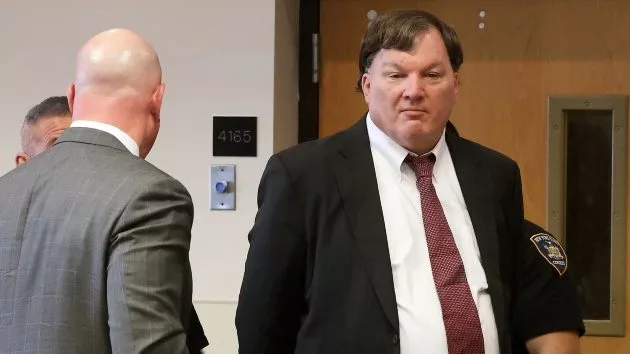 getty_gilgobeachheuremann_032825104794