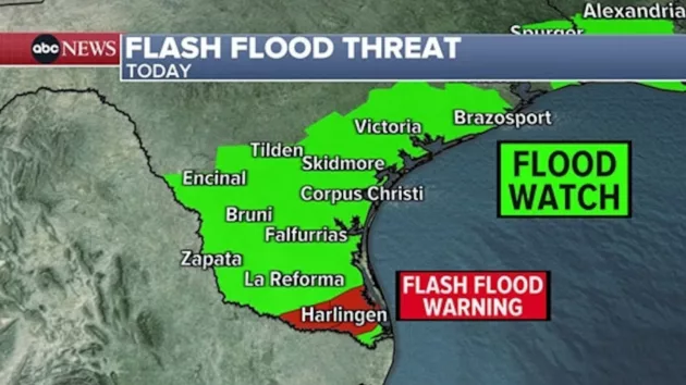 news_flashfloodthreat_32825558782