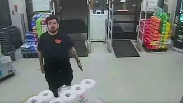 news_walgreensshooter_040225377234