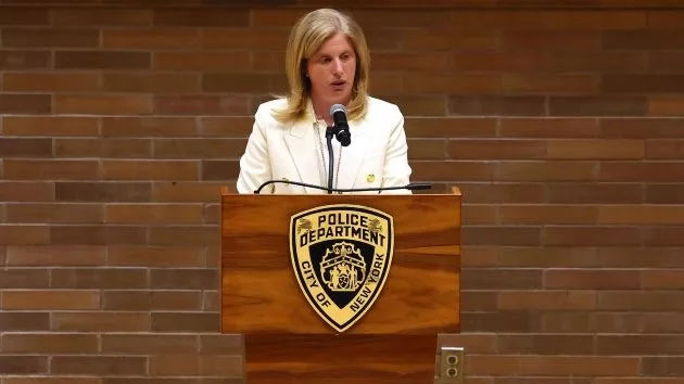 getty_nypolicecommissioner_040325899015