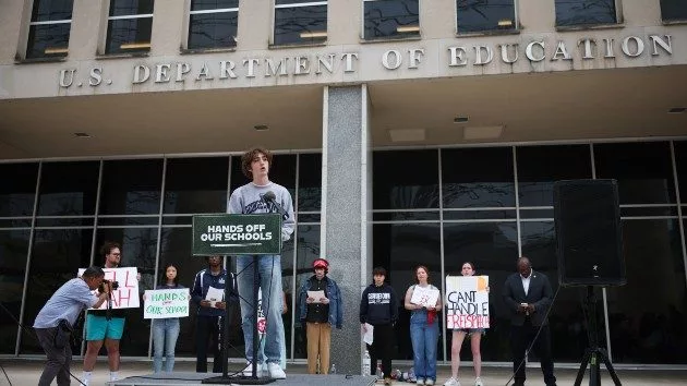 getty_4525_doeprotest597174