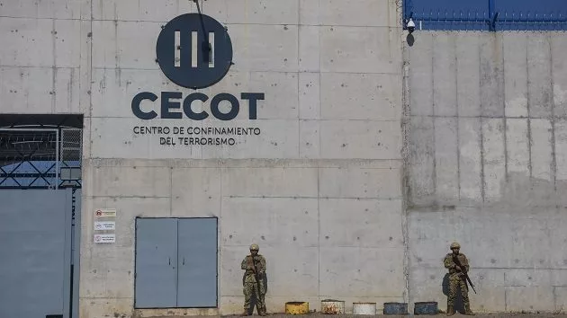 g_elsalprison_042225782292