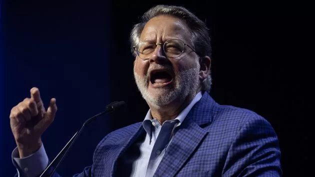 getty_garypetersmi218318762517212