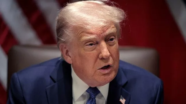 g_trump2_042425242492