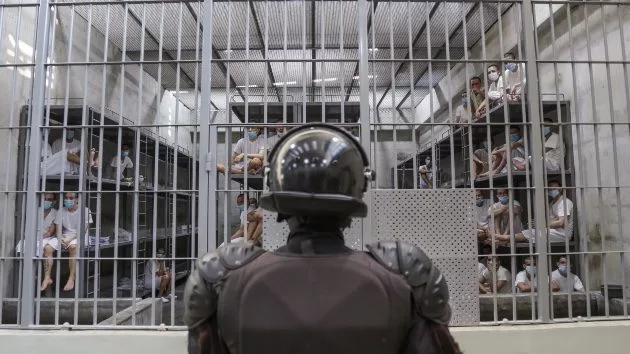 getty_elsalvadorprison_050625548482