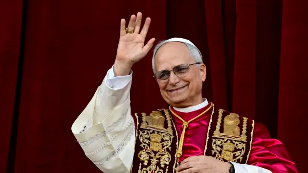 getty_popeleo14_5925402096