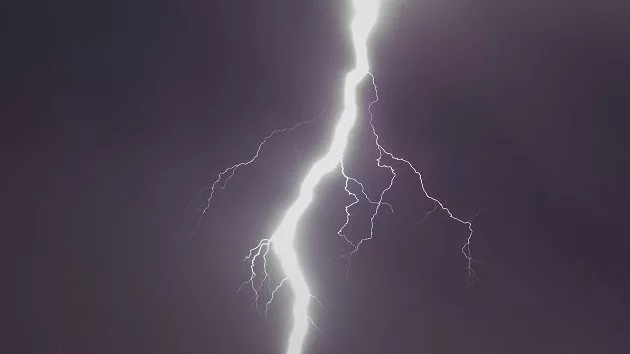 g_lightning_062525772028