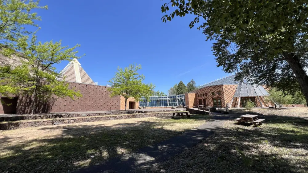 museum_warmsprings914427