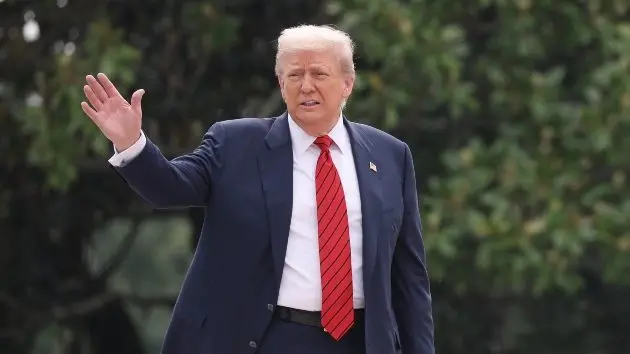 getty_donaldtrumpwave_080825343706