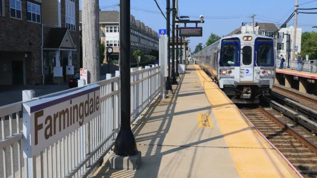 news_lirr_91525856056