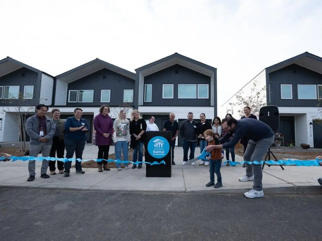 ribbon-cutting-2424170