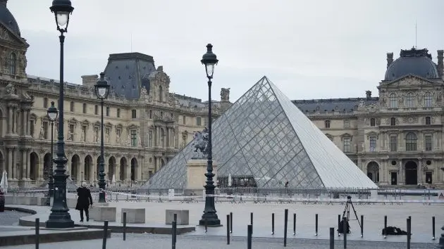 getty_louvre_102225428164