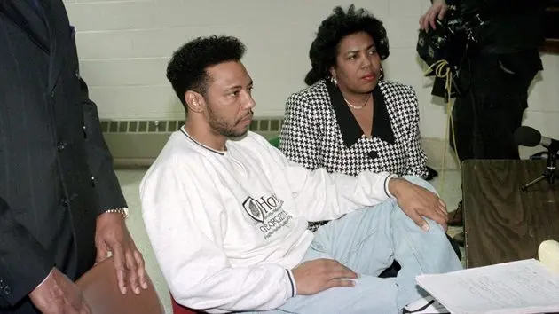 g_larryhoover_102225970259