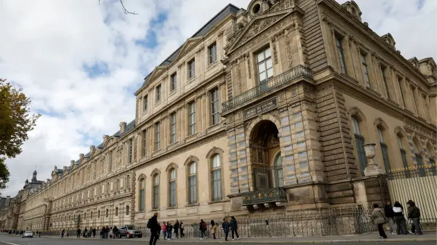 getty-lourve992040