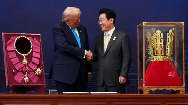 getty_donaldtrumpleejaemyung_10292532238