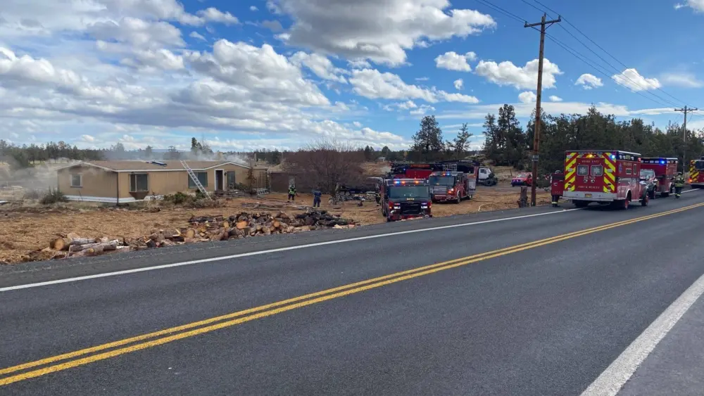 deschutes_market_rd_house_fire_photo_2025-11-05899283