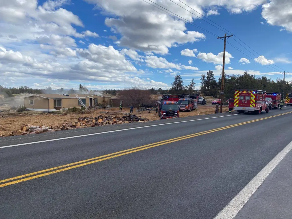 deschutes_market_rd_house_fire_photo_2025-11-05899283