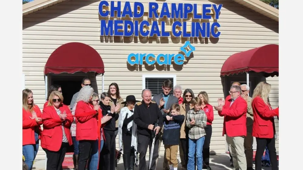 john-3-16-chad-rampley-medical-clinic-ribbon-cutting-andrea-bruner-1000x56390754-1