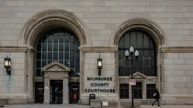 g_milwaukeecourthouse_010625616634