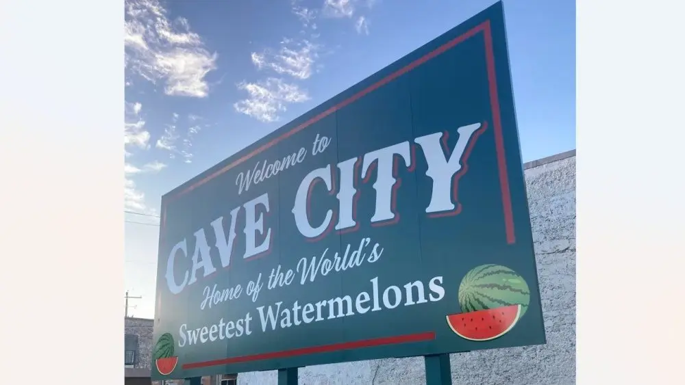 cave-city-sign-featured-strongesttown-1000x563483744-1