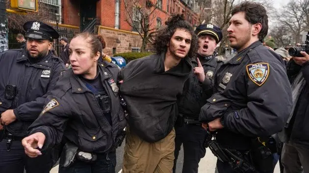 getty_graciemansionarrest_030926404779