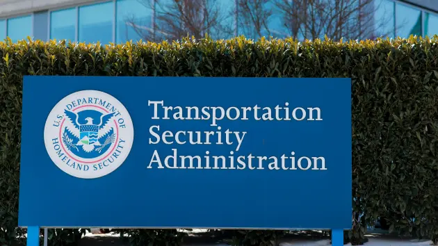 getty_tsasign_3302684702