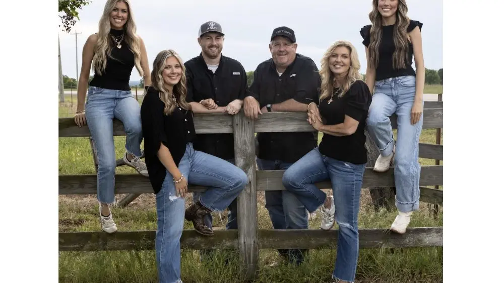 cornetts-farm-family-1000x563616599-1