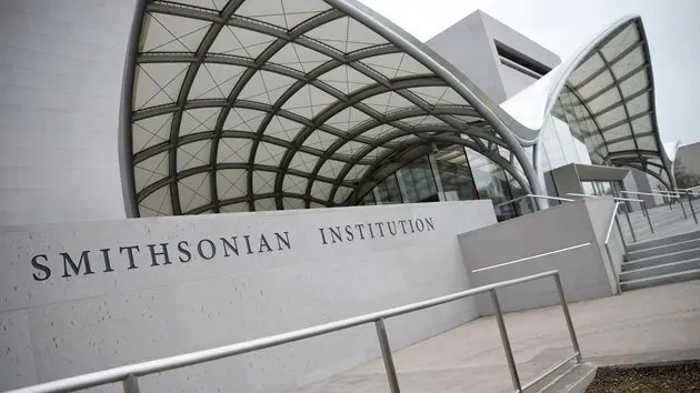 g_smithsonian_070626723648