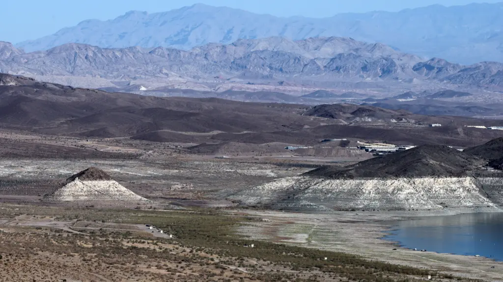 getty_lakemead_080726561737