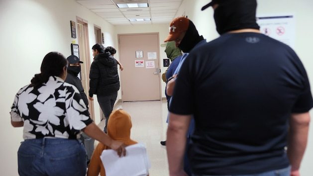 immigration-court-child-01-gty-jt-261016_1792161902086_hpmain_16x9335238