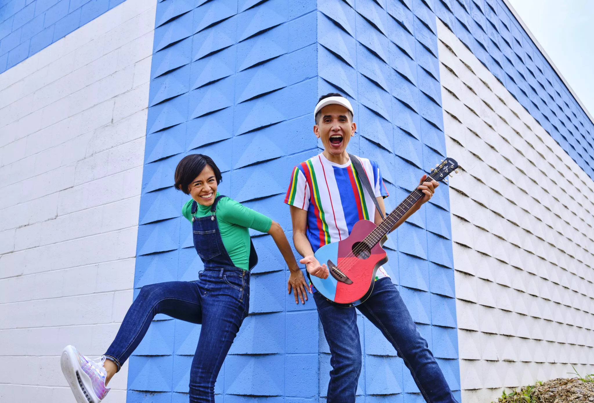 123-andres-corner-blue-building-laugh-photo-by-dominick-williams2-2048x1391-1-jpg
