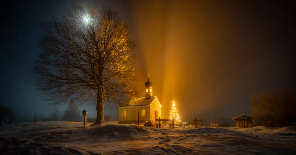 28588-church-at-christmas-andreas-kretschmer-unspla_source_file491680