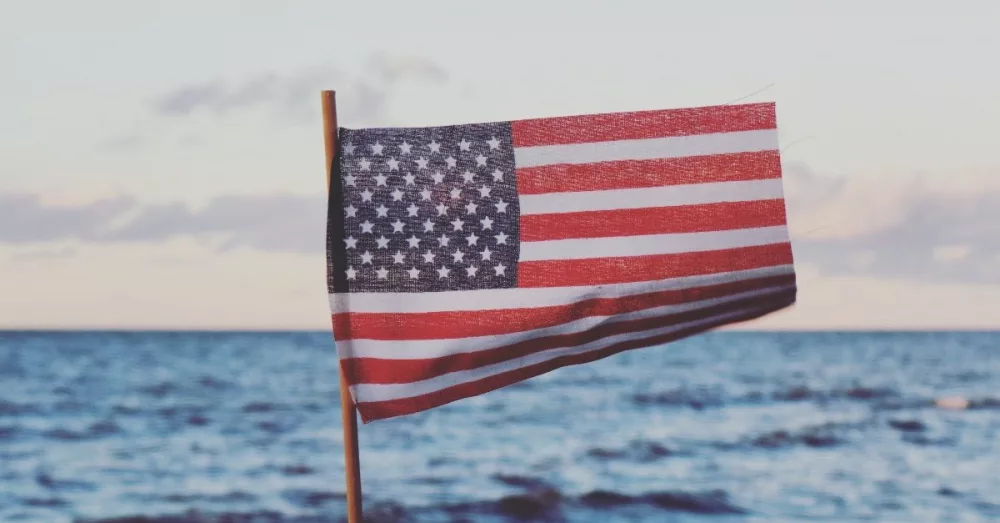 11721-american-flag-john-silliman-140814-unsplash688311