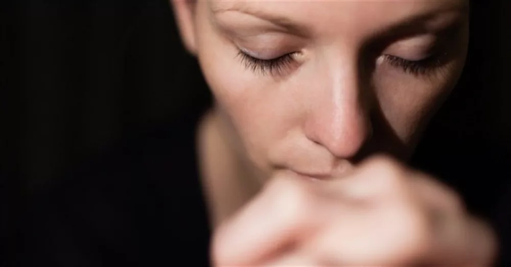 36472-24729-woman-praying-eyes-closed-1200-800w-tn_-1200w-tn_