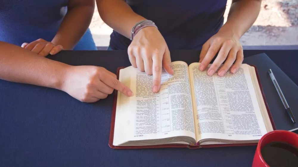 19521-sharing-the-gospel-getty-images-pameladmcadam541911