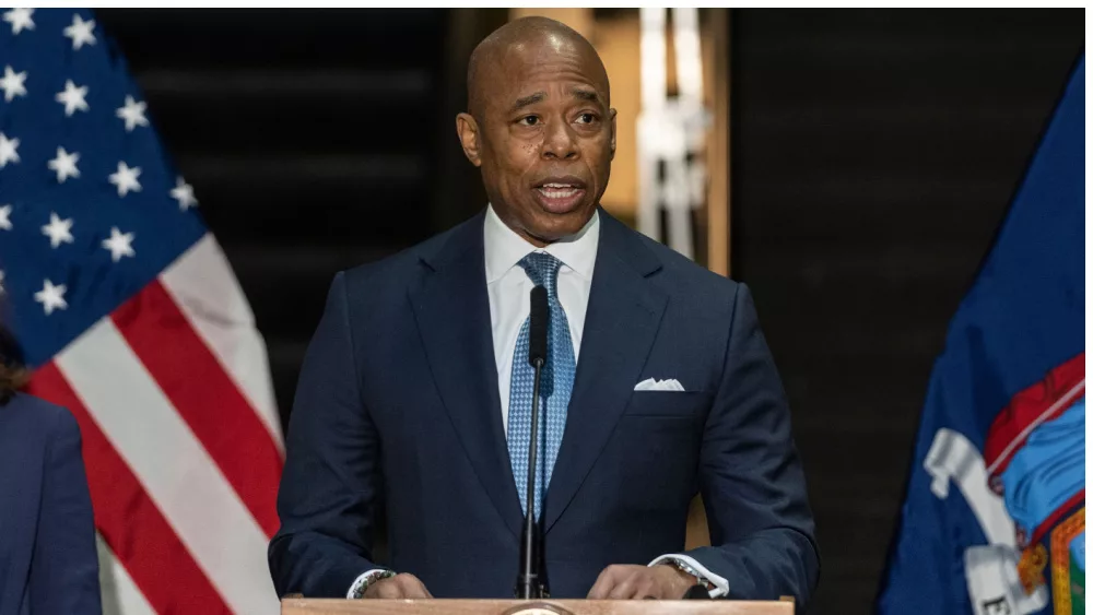 shutterstock_2125691459676405