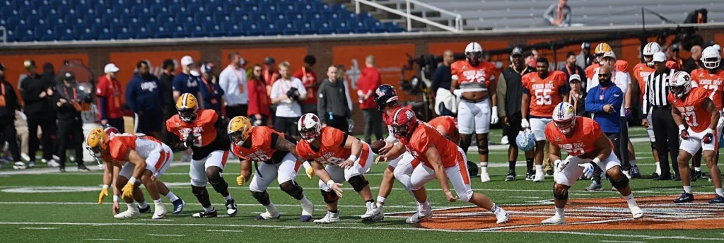 Ole Miss qb jaxson dart snaps with the offense at the Senior Bowl 2025 in Alabama Photo by Craig Smith