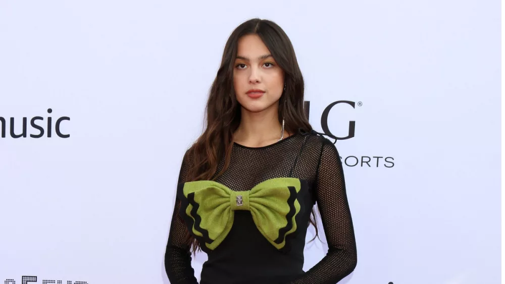 shutterstock_2093282683335956