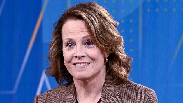 e_sigourney_weaver_10192022