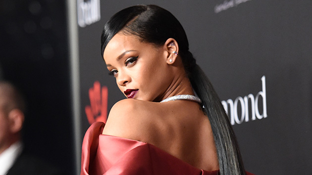 getty_rihanna_102822