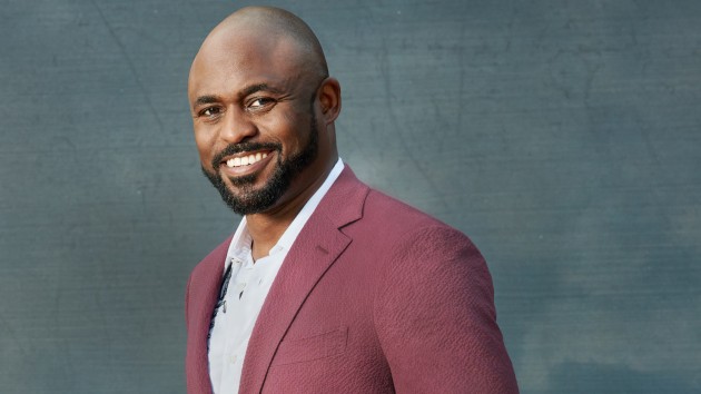 m_waynebradyamahost_111622