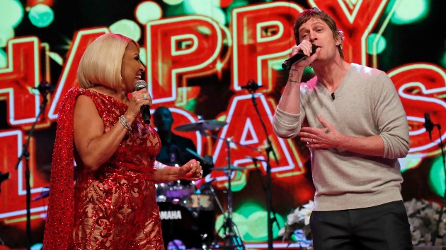 m_robthomasanddarlenelove_121622