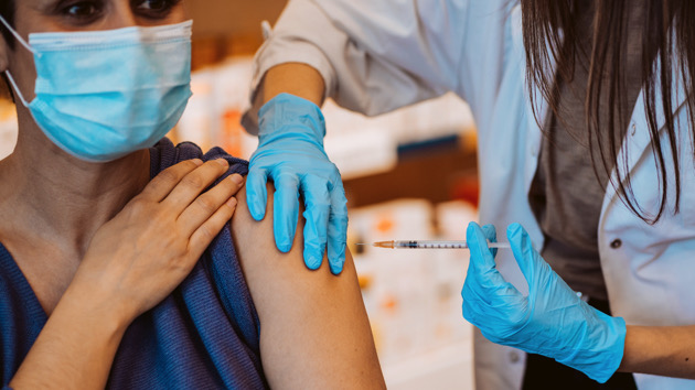 gettyrf_112922_flushotvaccineimmunization234695