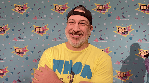 m_joey_fatone_032223755744