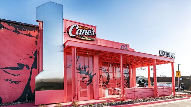 m_postmaloneraisingcanes_041223275639